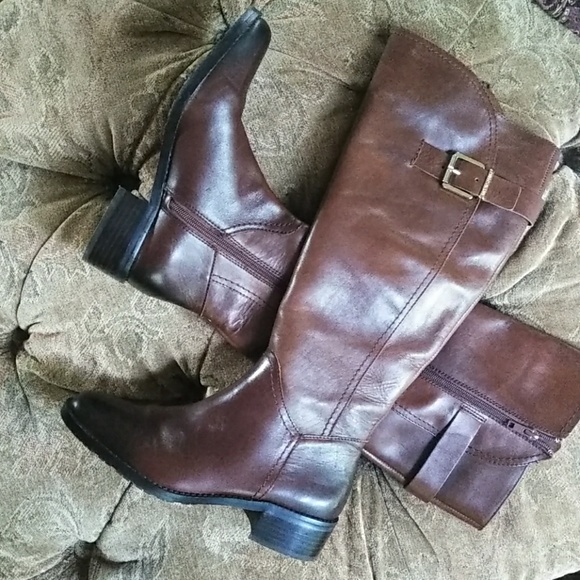 Boots - Picture 2 of 2